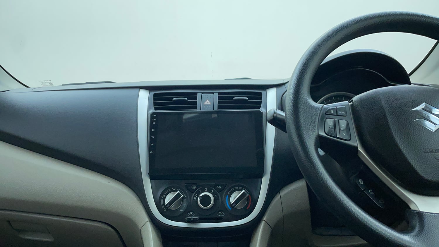 Used 2016 Maruti Suzuki Celerio ZXi AMT Petrol Automatic interior MUSIC SYSTEM & AC CONTROL VIEW