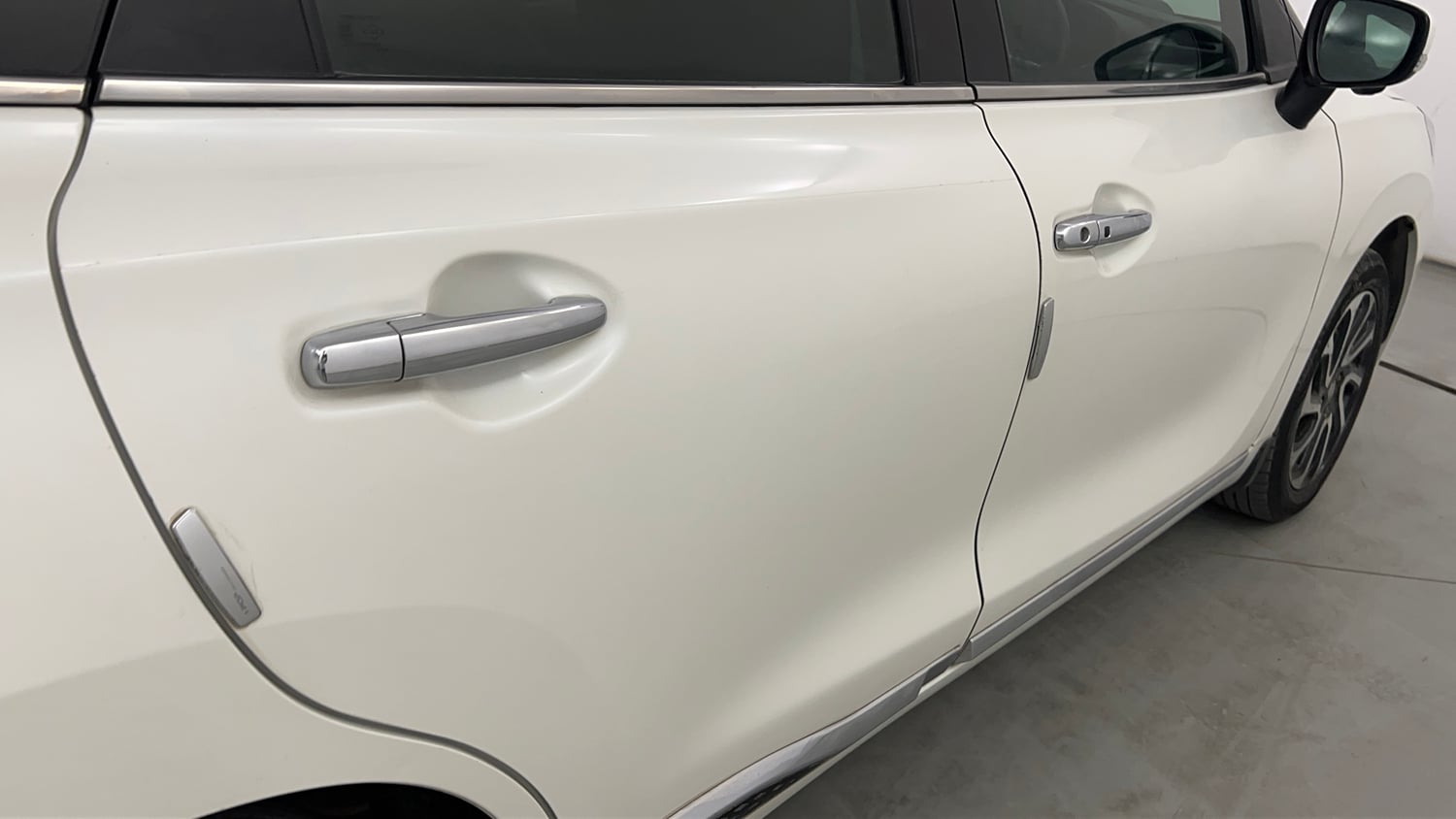 Used 2022 Maruti Suzuki Baleno Alpha AGS Petrol Automatic dents MINOR SCRATCH