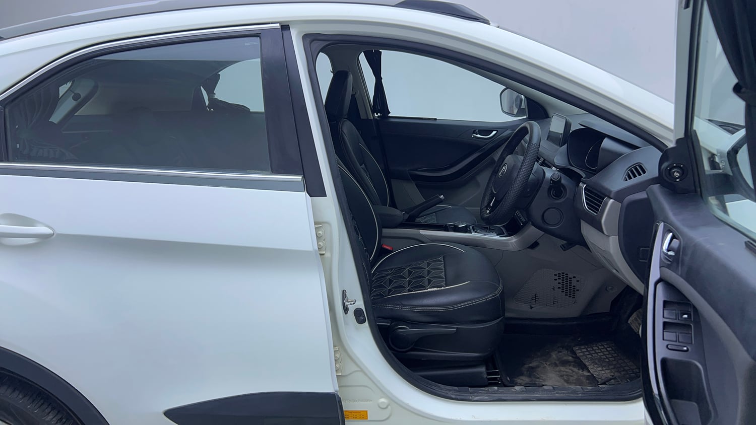 Used 2020 Tata Nexon XZA Plus Petrol Petrol Automatic interior RIGHT SIDE FRONT DOOR CABIN VIEW