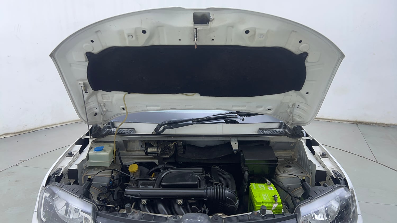 Used 2015 Renault Kwid RXT Petrol Manual engine ENGINE & BONNET OPEN FRONT VIEW