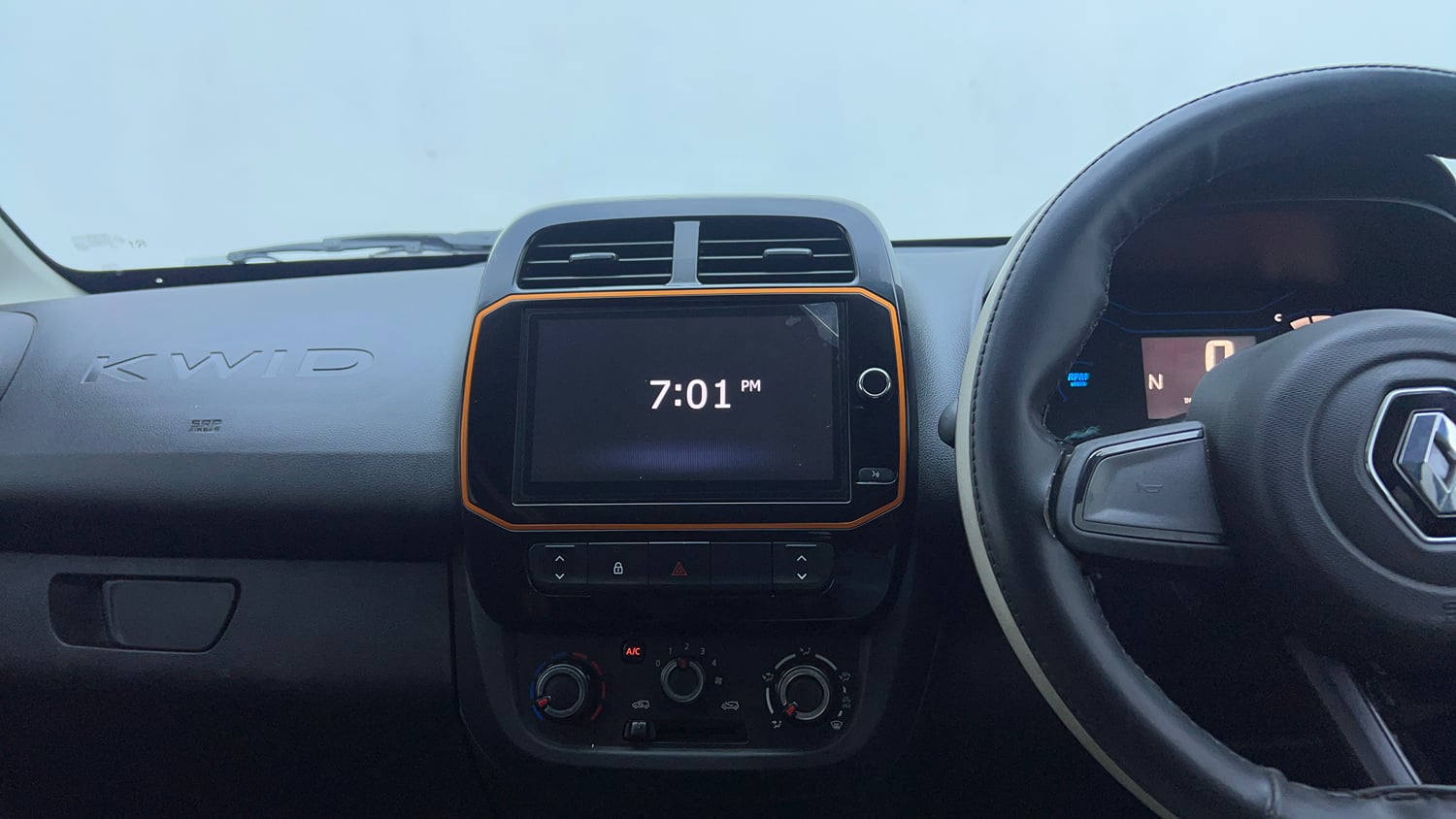 Used 2021 Renault Kwid CLIMBER 1.0 AMT Opt Petrol Automatic top_features Integrated (in-dash) music system