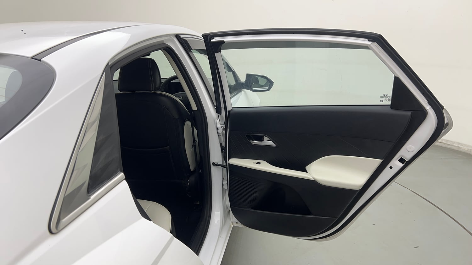 Used 2024 Hyundai Verna SX 1.5 Petrol MT Petrol Manual interior RIGHT REAR DOOR OPEN VIEW