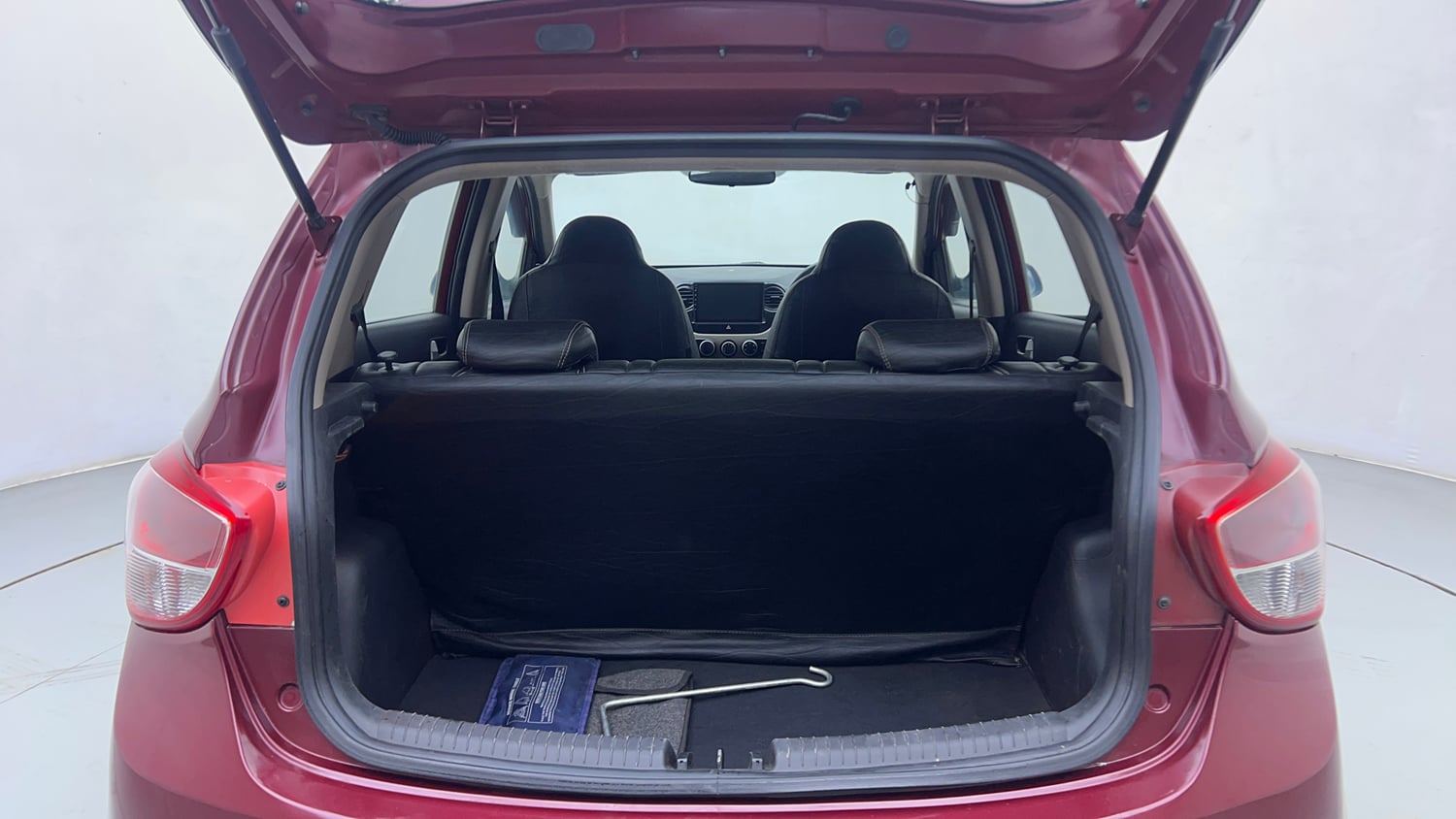 Used 2016 Hyundai Grand i10 Asta AT 1.2 Kappa VTVT (O) Petrol Automatic interior DICKY INSIDE VIEW