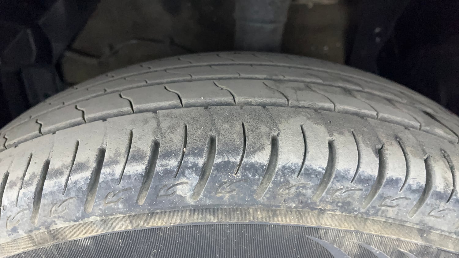 Used 2017 Maruti Suzuki S-Cross Alpha 1.6 Diesel Manual tyres LEFT FRONT TYRE TREAD VIEW
