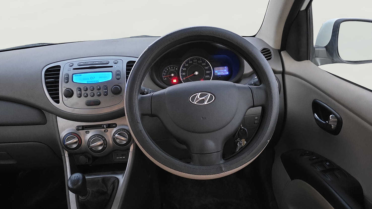 Used 2013 Hyundai i10 Sportz 1.2 Kappa2 Petrol Manual interior STEERING VIEW