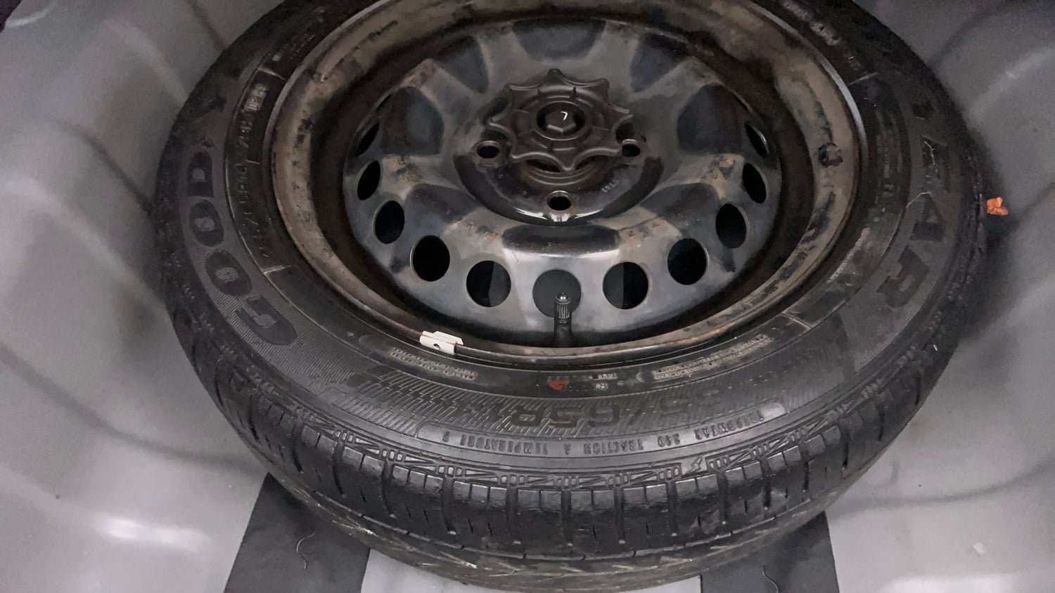 Used 2015 Hyundai Xcent S 1.2 Petrol Manual tyres SPARE TYRE VIEW