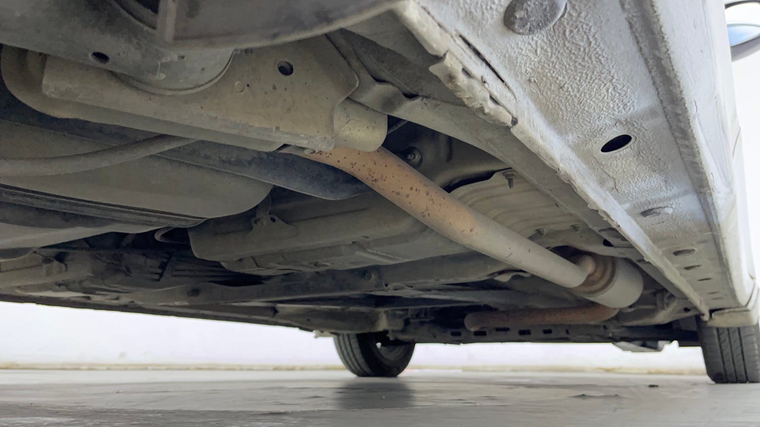 Used 2015 Honda City VX CVT Petrol Automatic extra REAR RIGHT UNDERBODY VIEW