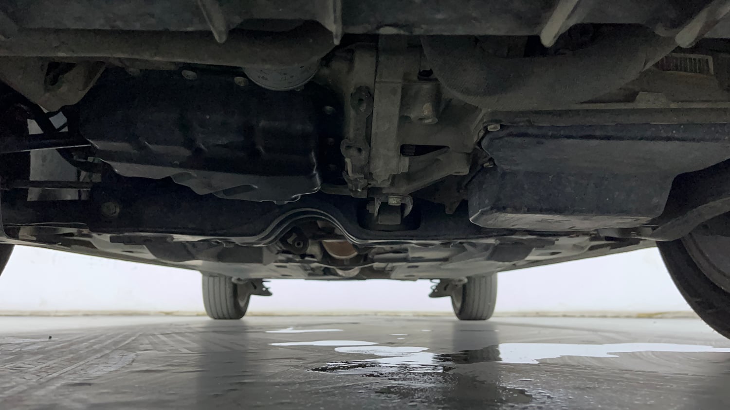 Used 2023 Volkswagen Vento Highline Plus 1.0L TSI Automatic Petrol Automatic extra FRONT LEFT UNDERBODY VIEW