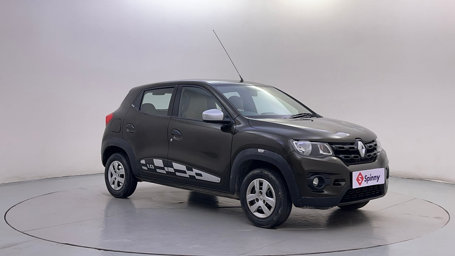 Used 2016 Renault Kwid 1.0 RXT AMT Petrol Automatic exterior RIGHT FRONT CORNER VIEW