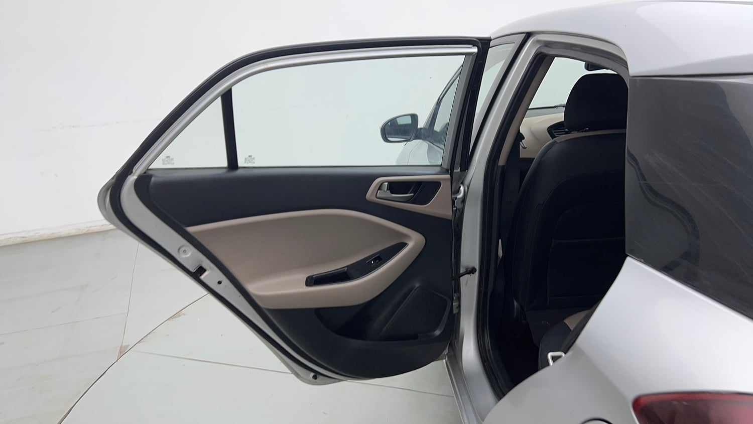 Used 2016 Hyundai Elite i20 Sportz 1.2 Petrol Manual interior LEFT REAR DOOR OPEN VIEW