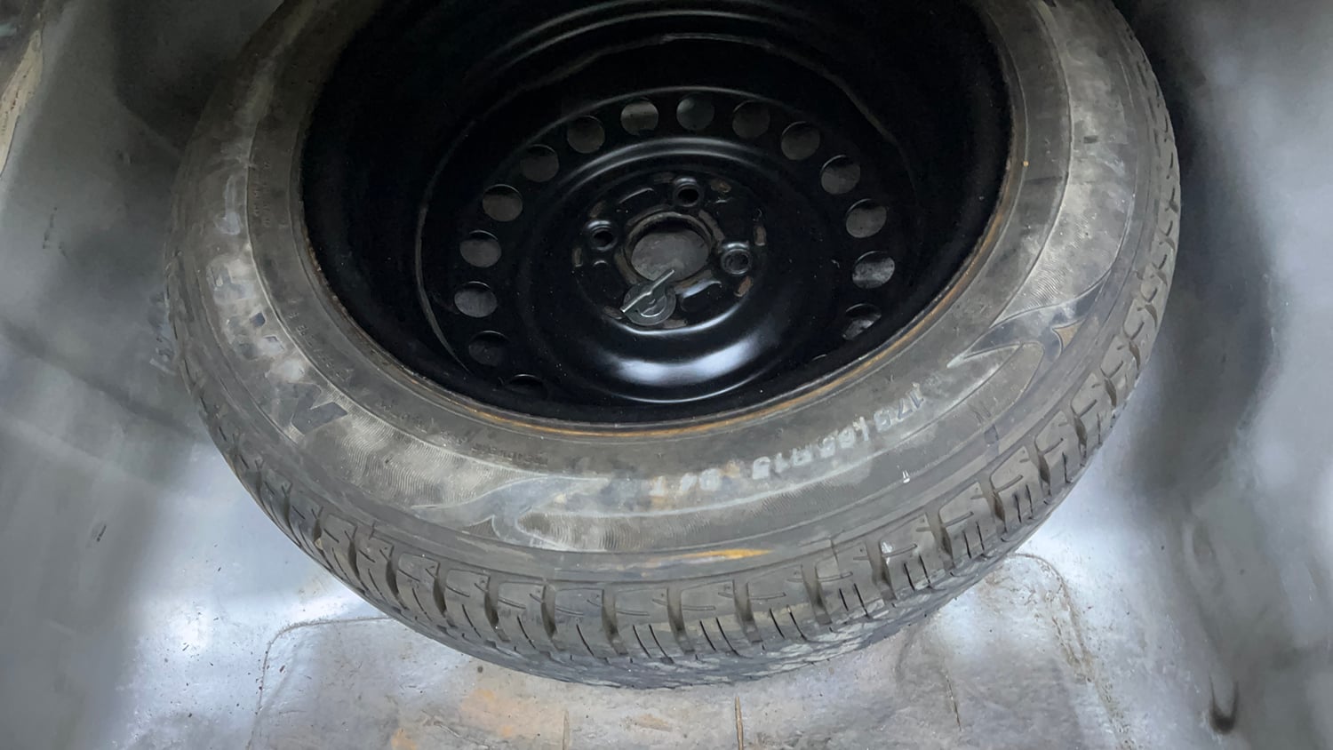 Used 2015 Honda City VX CVT Petrol Automatic tyres SPARE TYRE VIEW