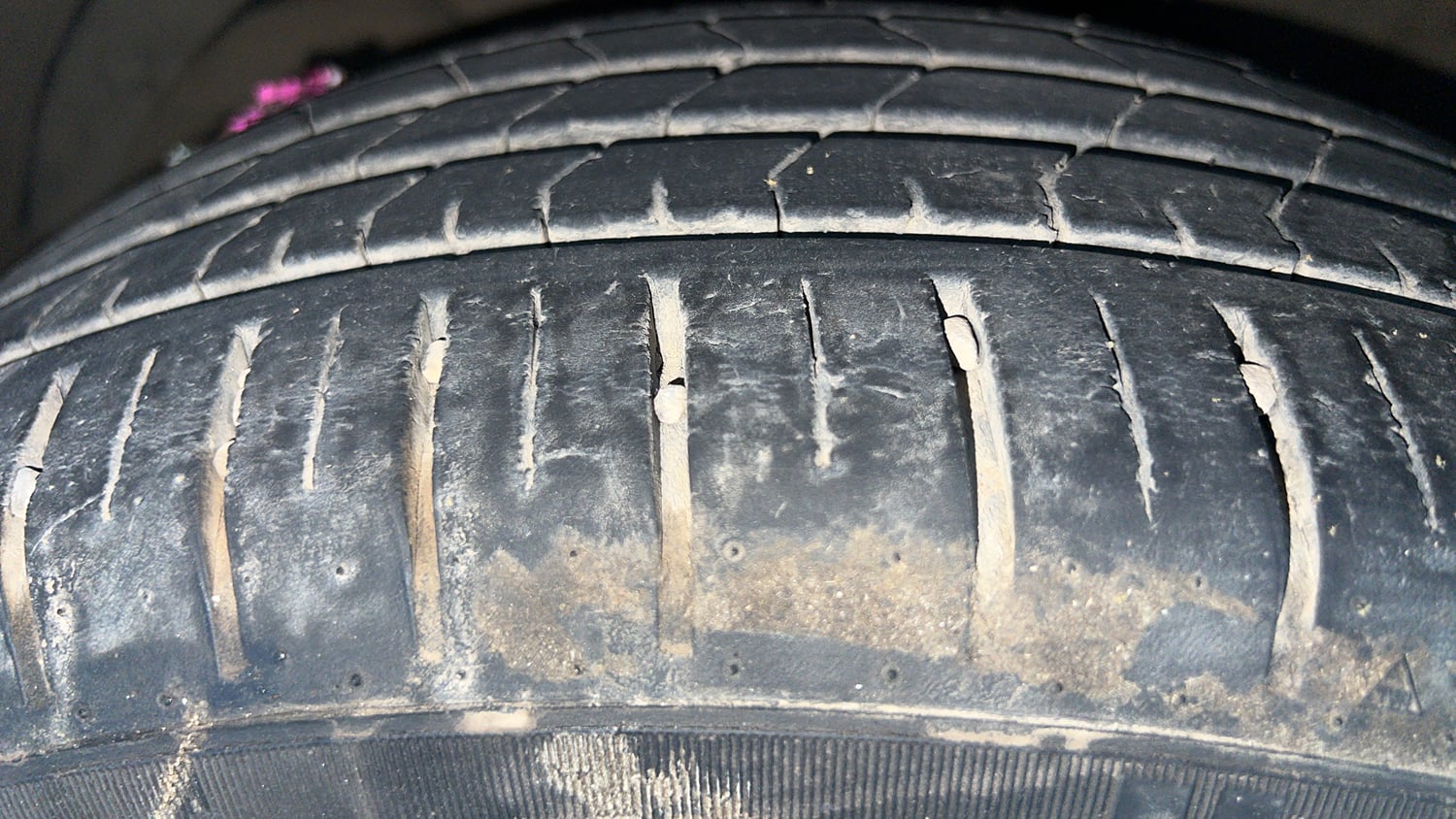 Used 2022 Maruti Suzuki Baleno Alpha AGS Petrol Automatic tyres LEFT FRONT TYRE TREAD VIEW