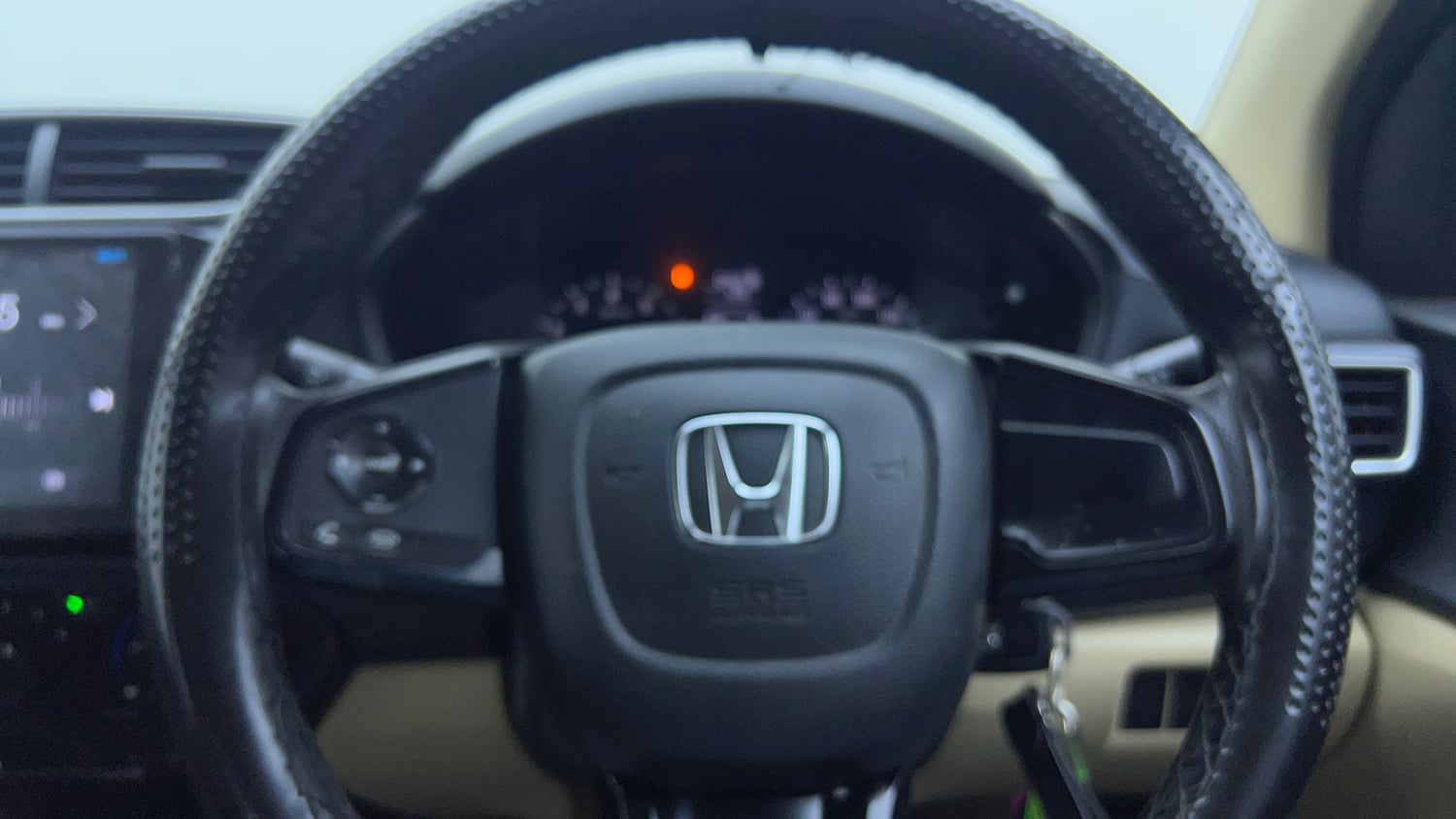 Used 2020 Honda Amaze 1.2 S MT Petrol Petrol Manual top_features Steering mounted controls