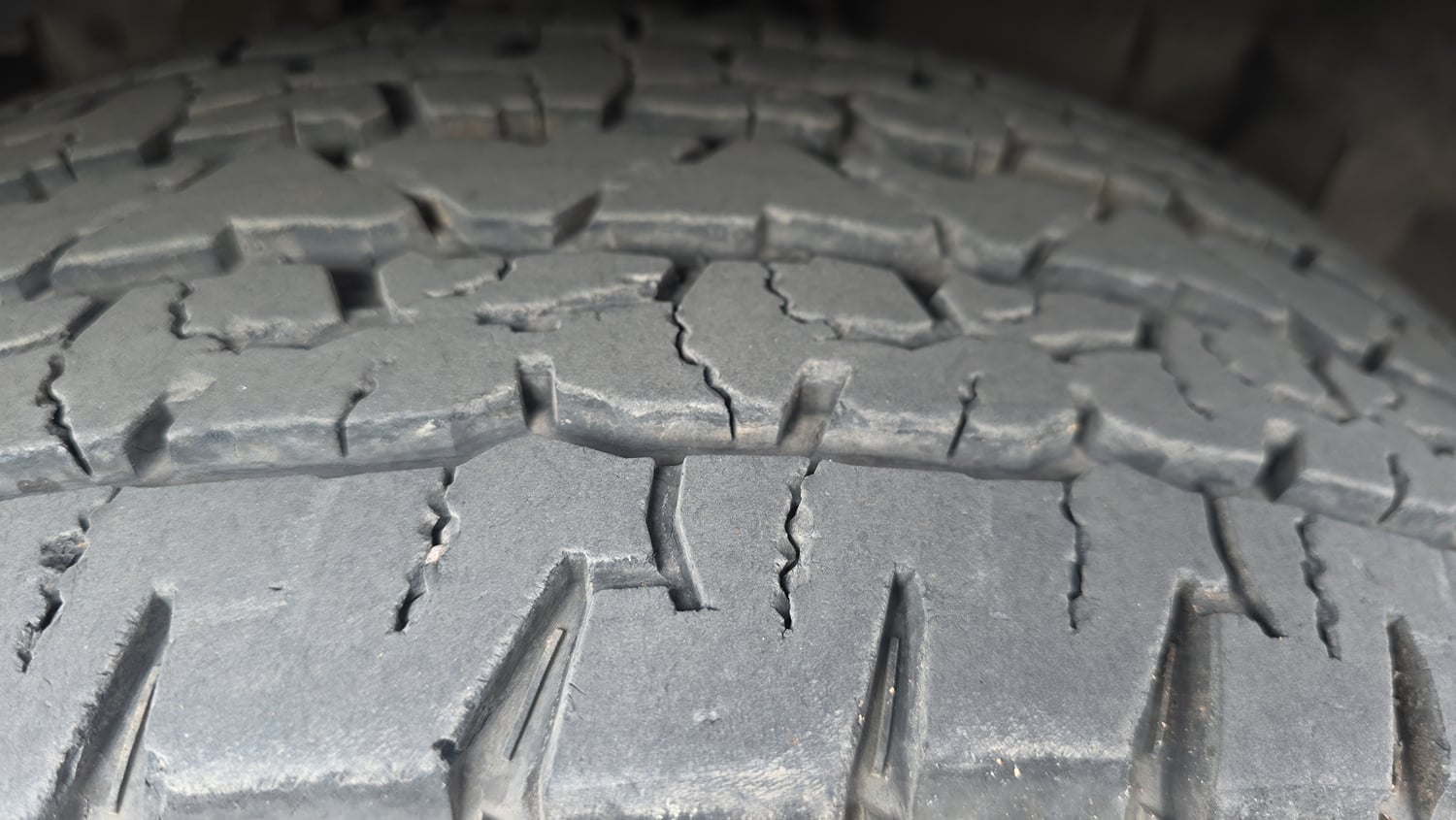 Used 2023 Mahindra Thar LX Hard Top Diesel MT 4WD Diesel Manual tyres LEFT FRONT TYRE TREAD VIEW