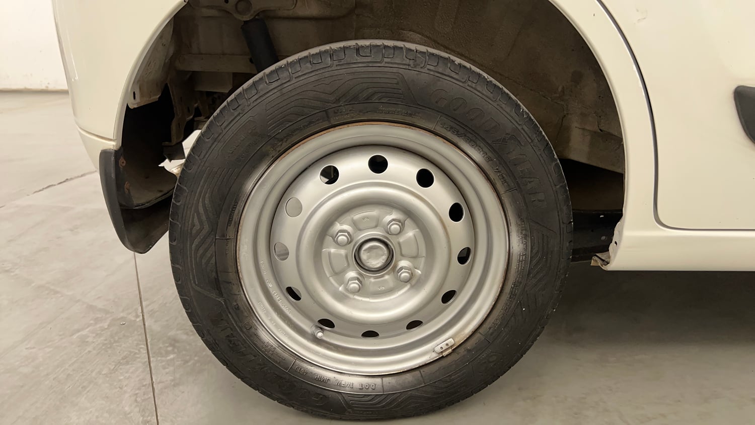 Used 2012 Maruti Suzuki Wagon R LXi Petrol Manual tyres RIGHT REAR TYRE RIM VIEW