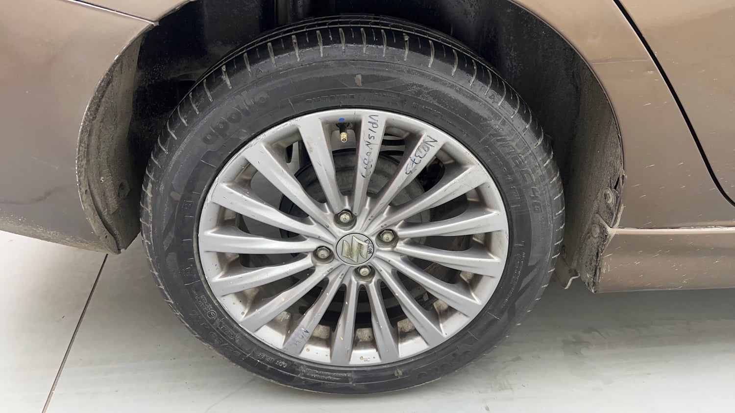 Used 2018 Maruti Suzuki Ciaz S 1.4 MT Petrol Manual tyres RIGHT REAR TYRE RIM VIEW