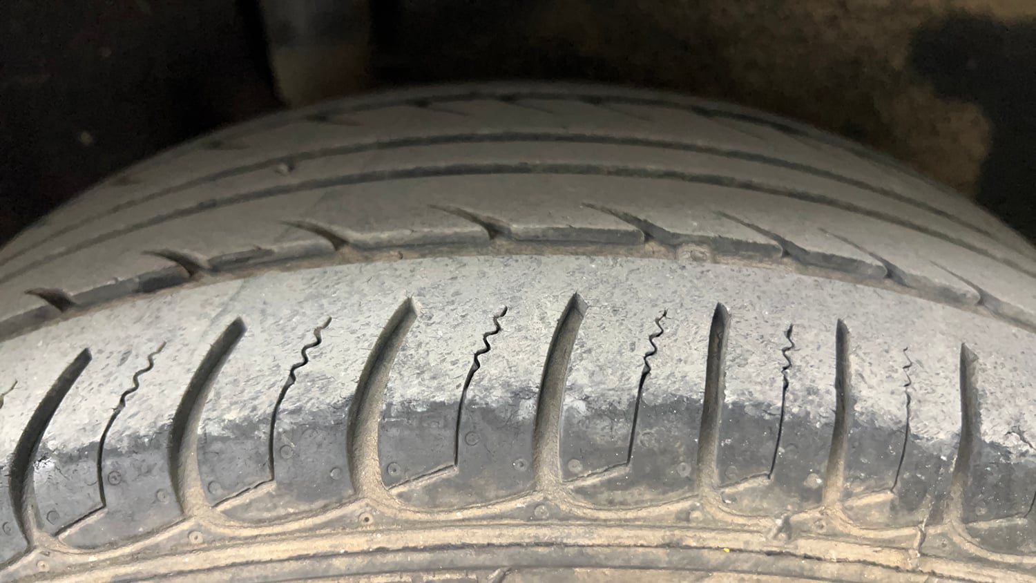 Used 2019 Ford EcoSport Titanium 1.5L Ti-VCT Petrol Manual tyres RIGHT REAR TYRE TREAD VIEW