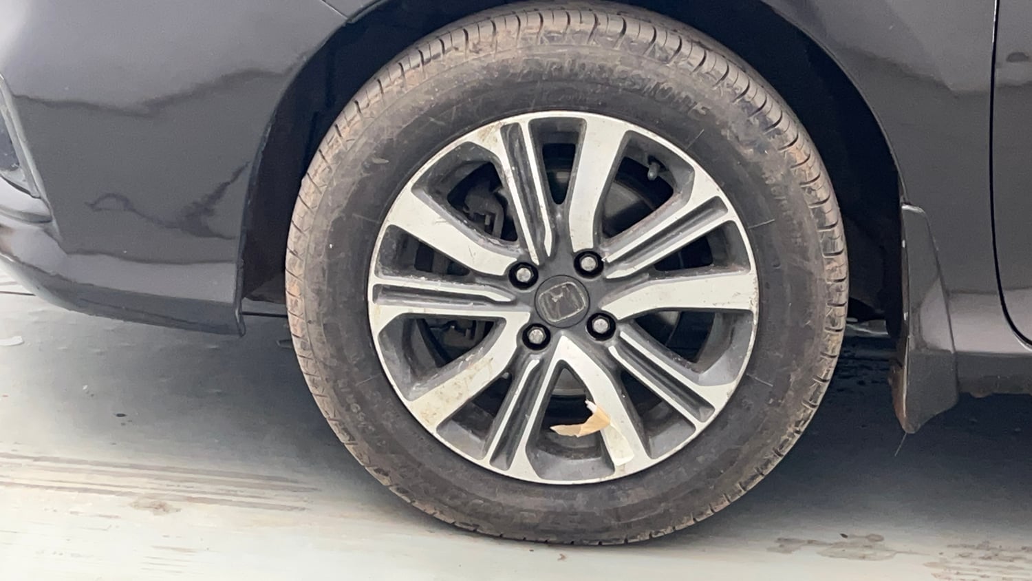 Used 2018 Honda City V Diesel Diesel Manual tyres LEFT FRONT TYRE RIM VIEW