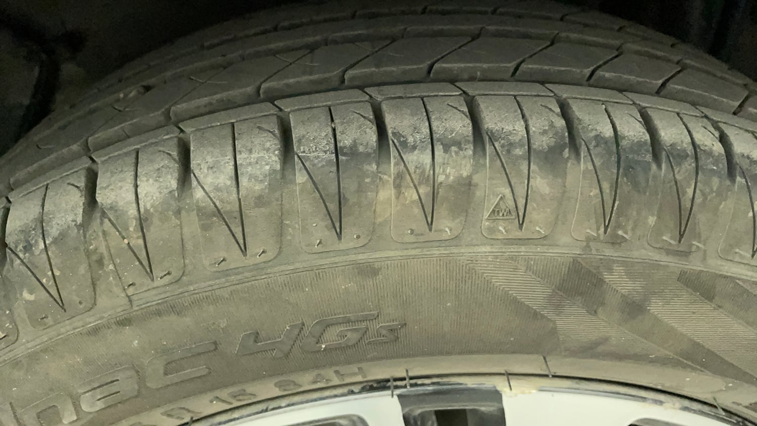 Used 2022 Tata Tiago XZA Plus Petrol Automatic tyres LEFT REAR TYRE TREAD VIEW