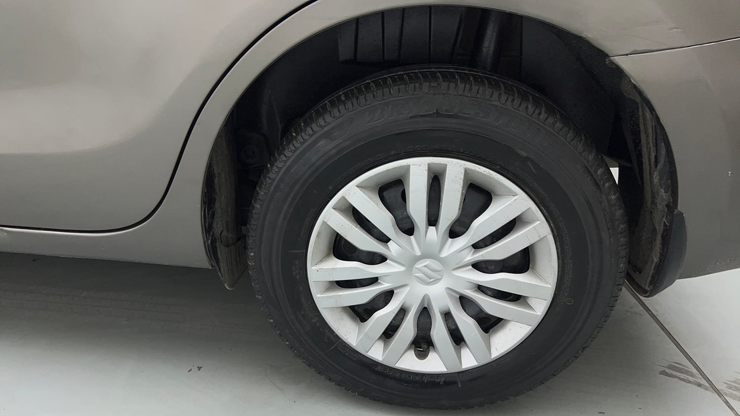 Used 2017 Maruti Suzuki Dzire VXi Petrol Manual tyres LEFT REAR TYRE RIM VIEW