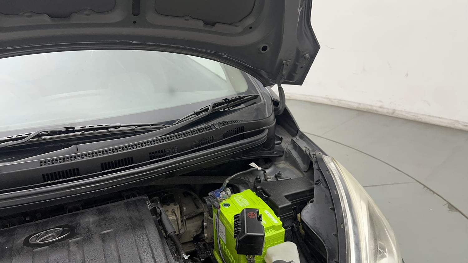Used 2019 Hyundai Grand i10 Magna 1.2 Kappa VTVT Petrol Manual engine ENGINE LEFT SIDE HINGE & APRON VIEW