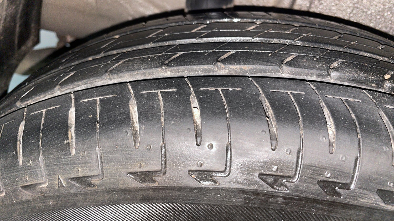 Used 2024 Maruti Suzuki Ignis Zeta 1.2 AMT Petrol Automatic tyres RIGHT REAR TYRE TREAD VIEW