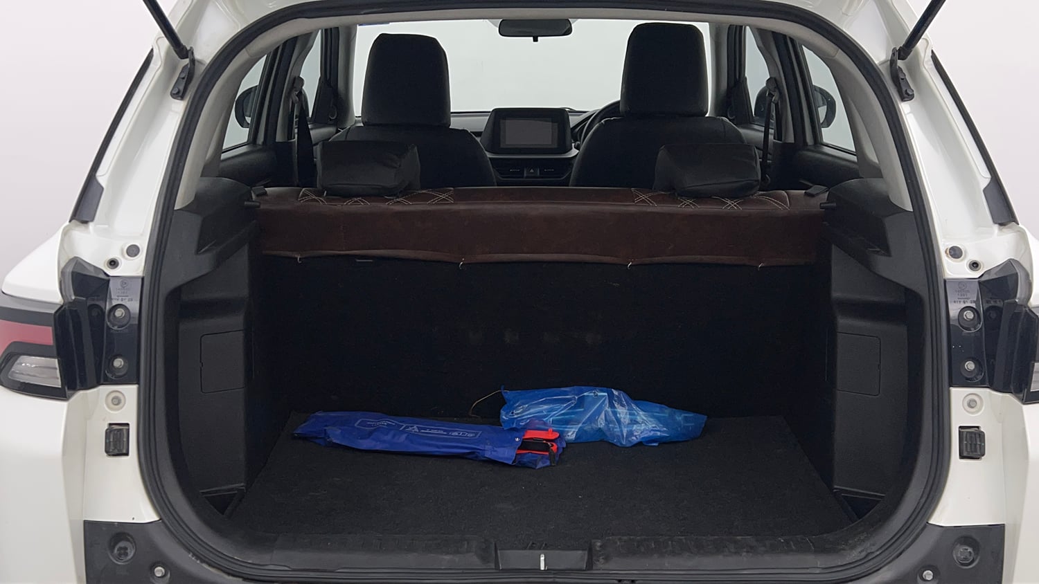 Used 2023 Maruti Suzuki Brezza VXi Petrol Manual interior DICKY INSIDE VIEW