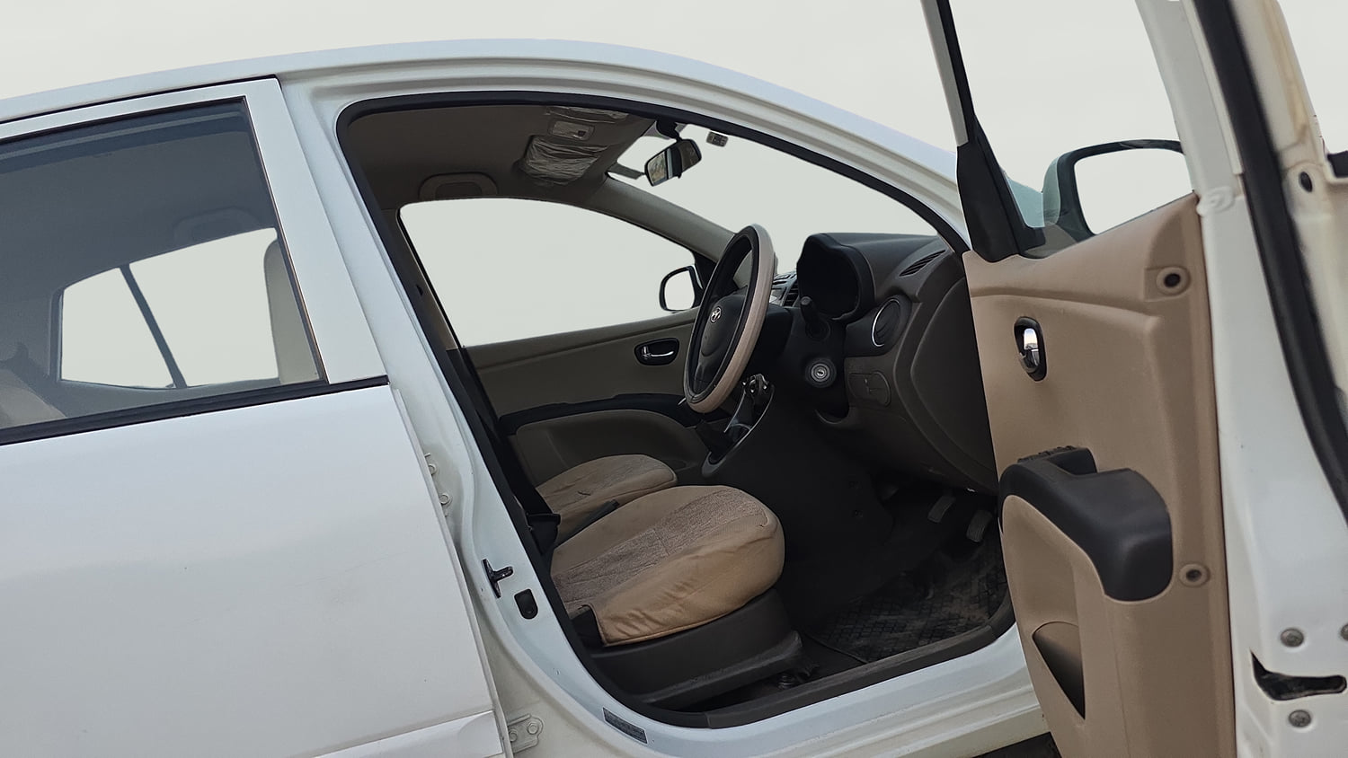 Used 2013 Hyundai i10 Sportz 1.2 Kappa2 Petrol Manual interior RIGHT SIDE FRONT DOOR CABIN VIEW