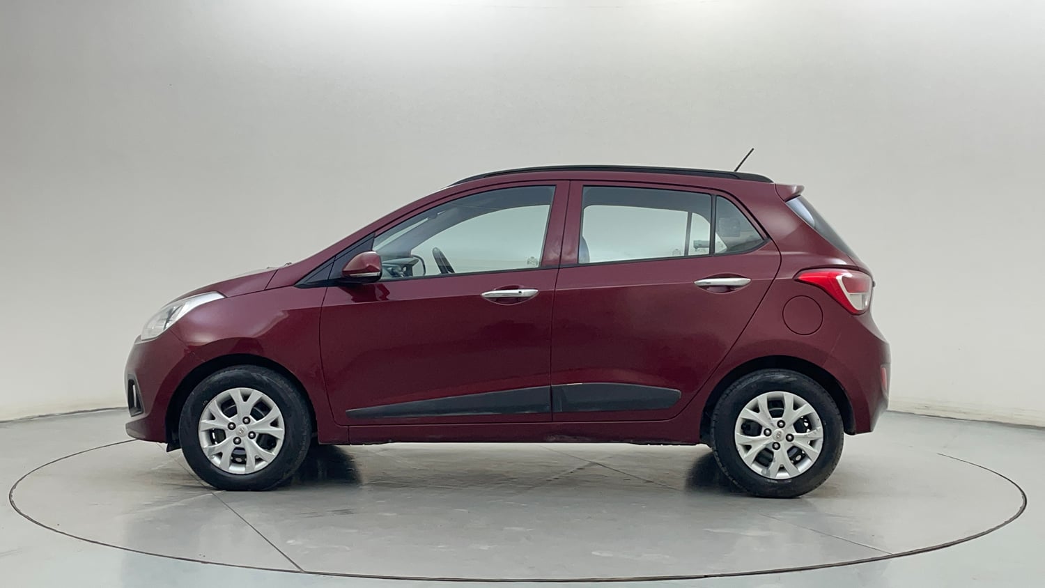 Used 2013 Hyundai Grand i10 Sportz 1.1 CRDi Diesel Manual exterior LEFT SIDE VIEW
