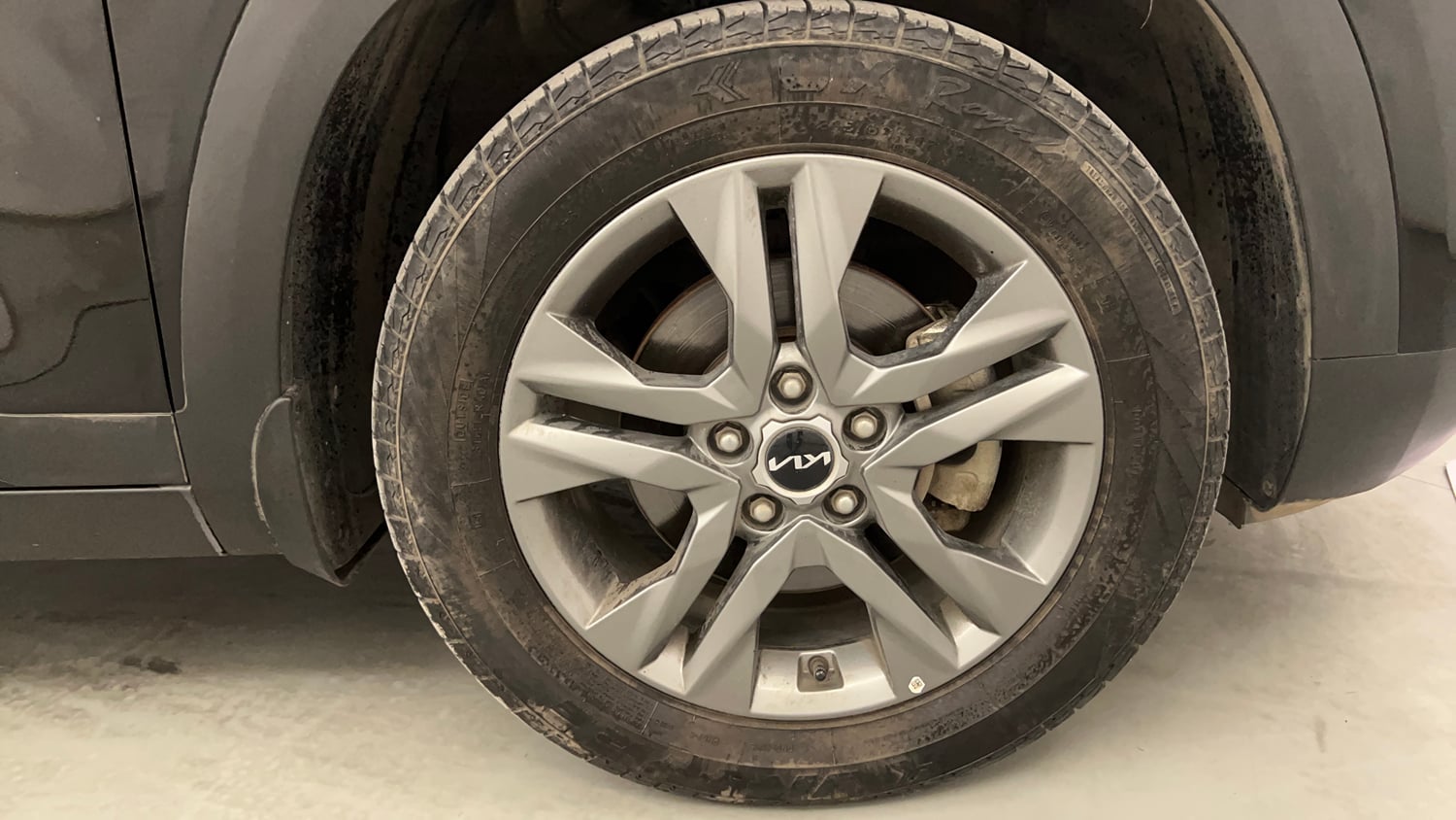 Used 2022 Kia Seltos HTX 1.5 Petrol Manual tyres RIGHT FRONT TYRE RIM VIEW