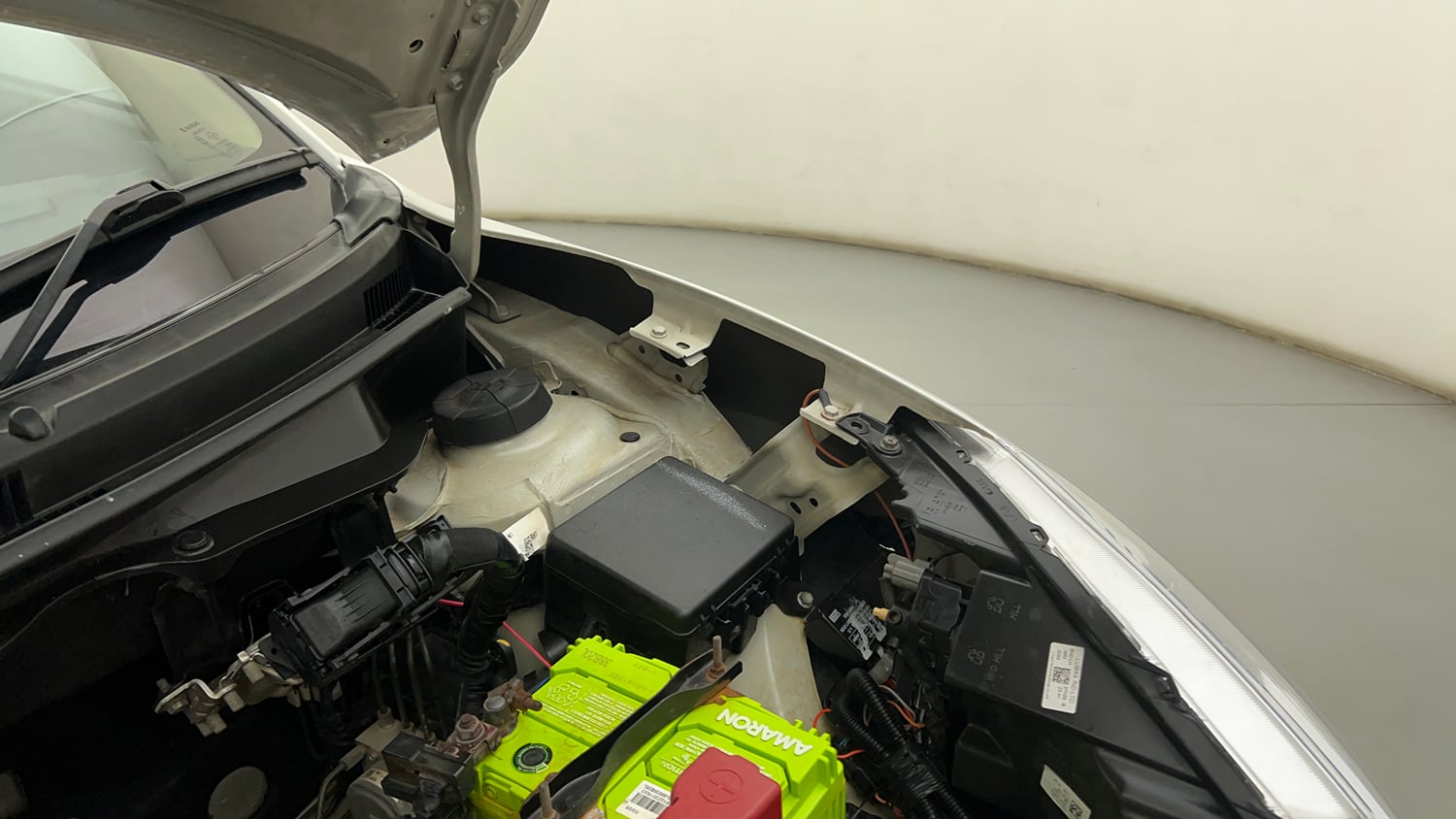 Used 2018 Maruti Suzuki Dzire VXi Petrol Manual engine ENGINE LEFT SIDE HINGE & APRON VIEW