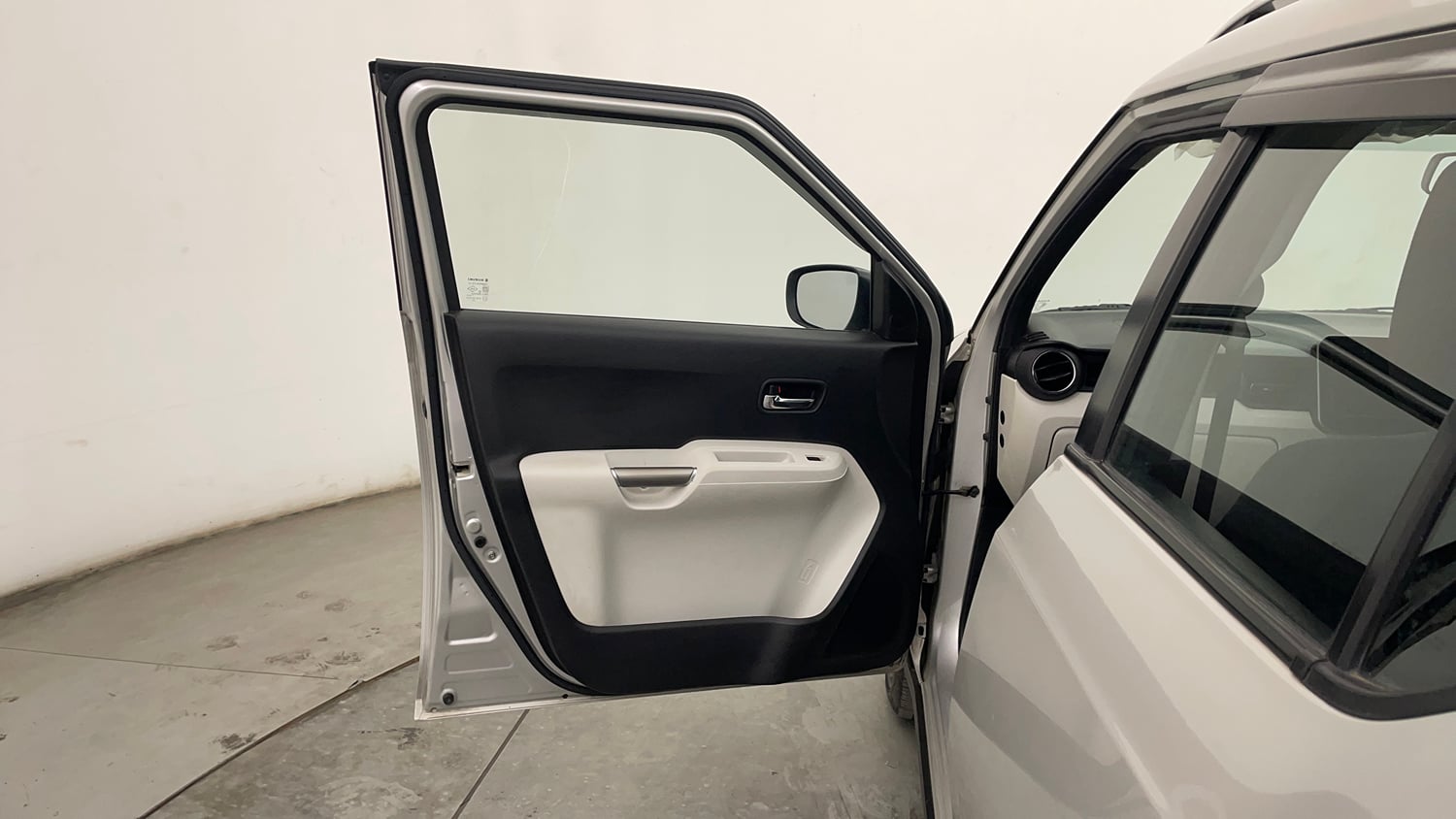 Used 2022 Maruti Suzuki Ignis Zeta 1.2 MT Petrol Manual interior LEFT FRONT DOOR OPEN VIEW
