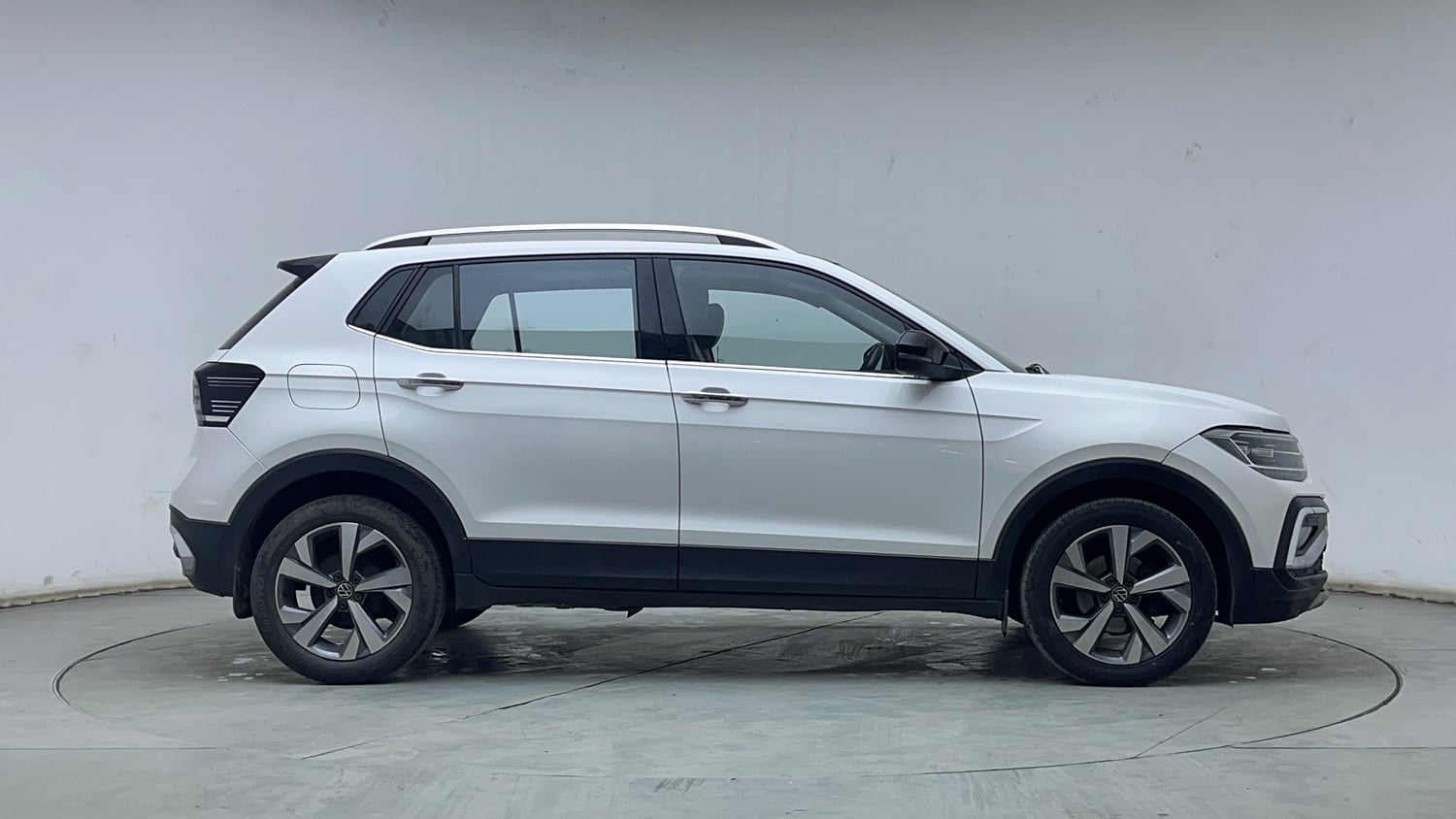 Used 2023 Volkswagen Taigun Topline 1.0 TSI AT Petrol Automatic exterior RIGHT SIDE VIEW