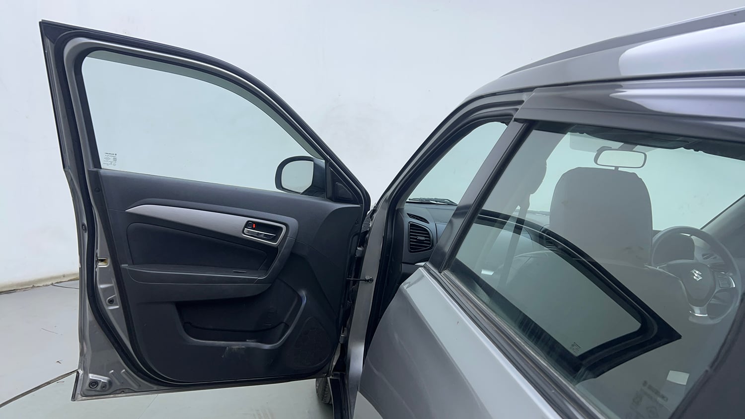 Used 2017 Maruti Suzuki Vitara Brezza [2016-2020] ZDi Plus Diesel Manual interior LEFT FRONT DOOR OPEN VIEW