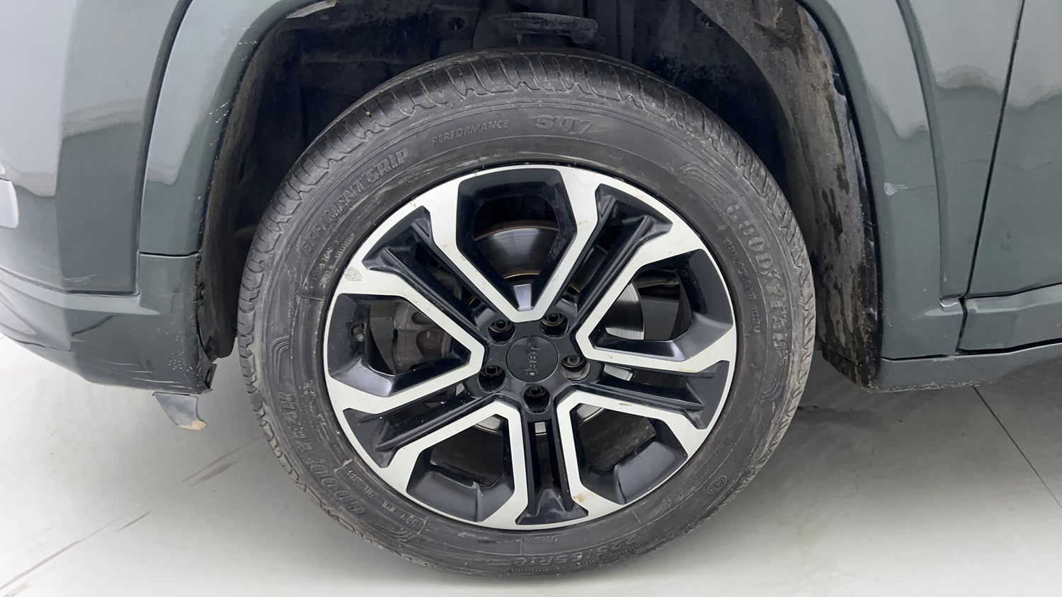 Used 2022 Jeep Compass Model S (O) Diesel 4x4 AT Diesel Automatic tyres LEFT FRONT TYRE RIM VIEW