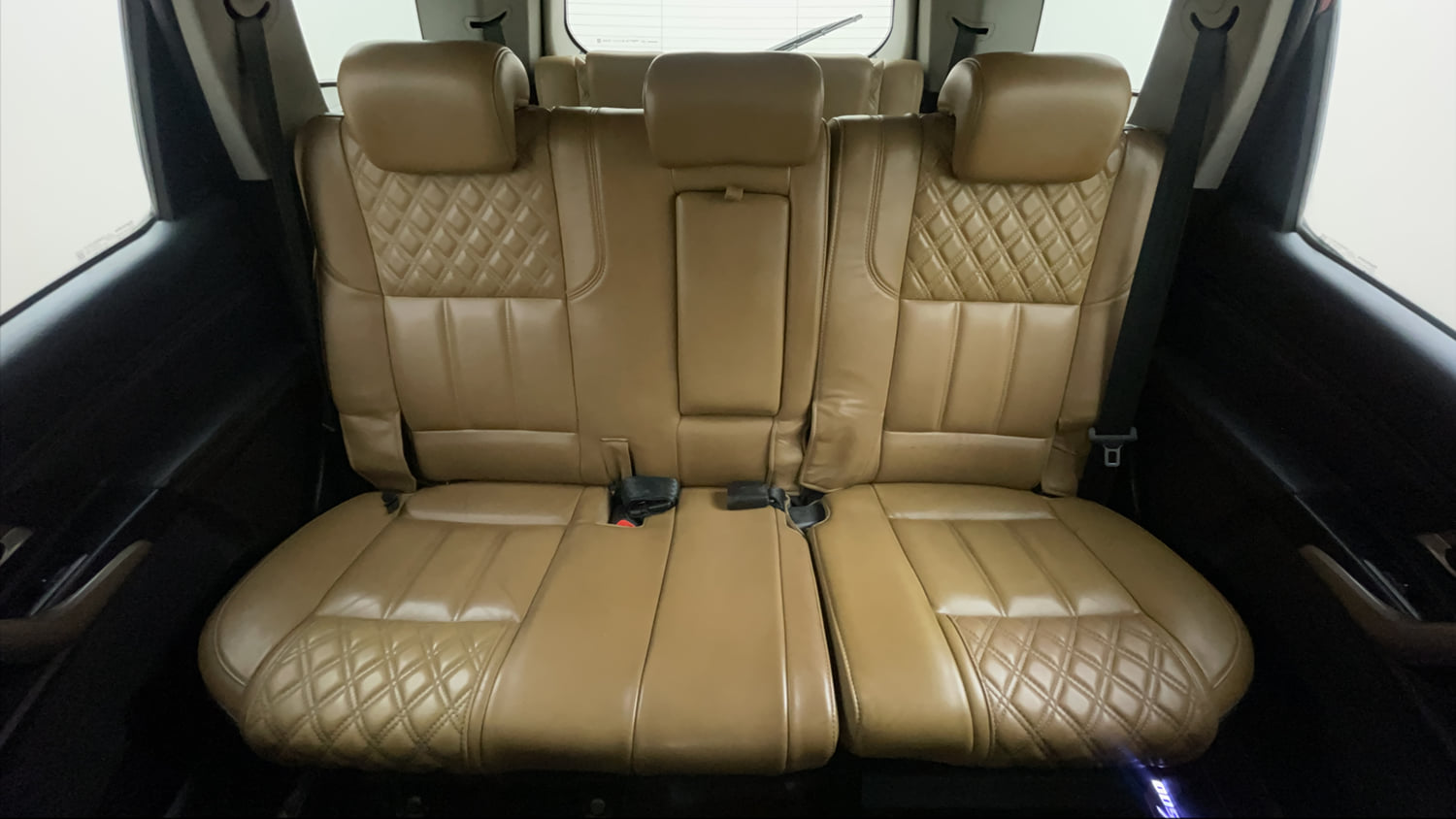 Used 2018 Mahindra XUV500 W11 Diesel Manual interior REAR SEAT CONDITION VIEW
