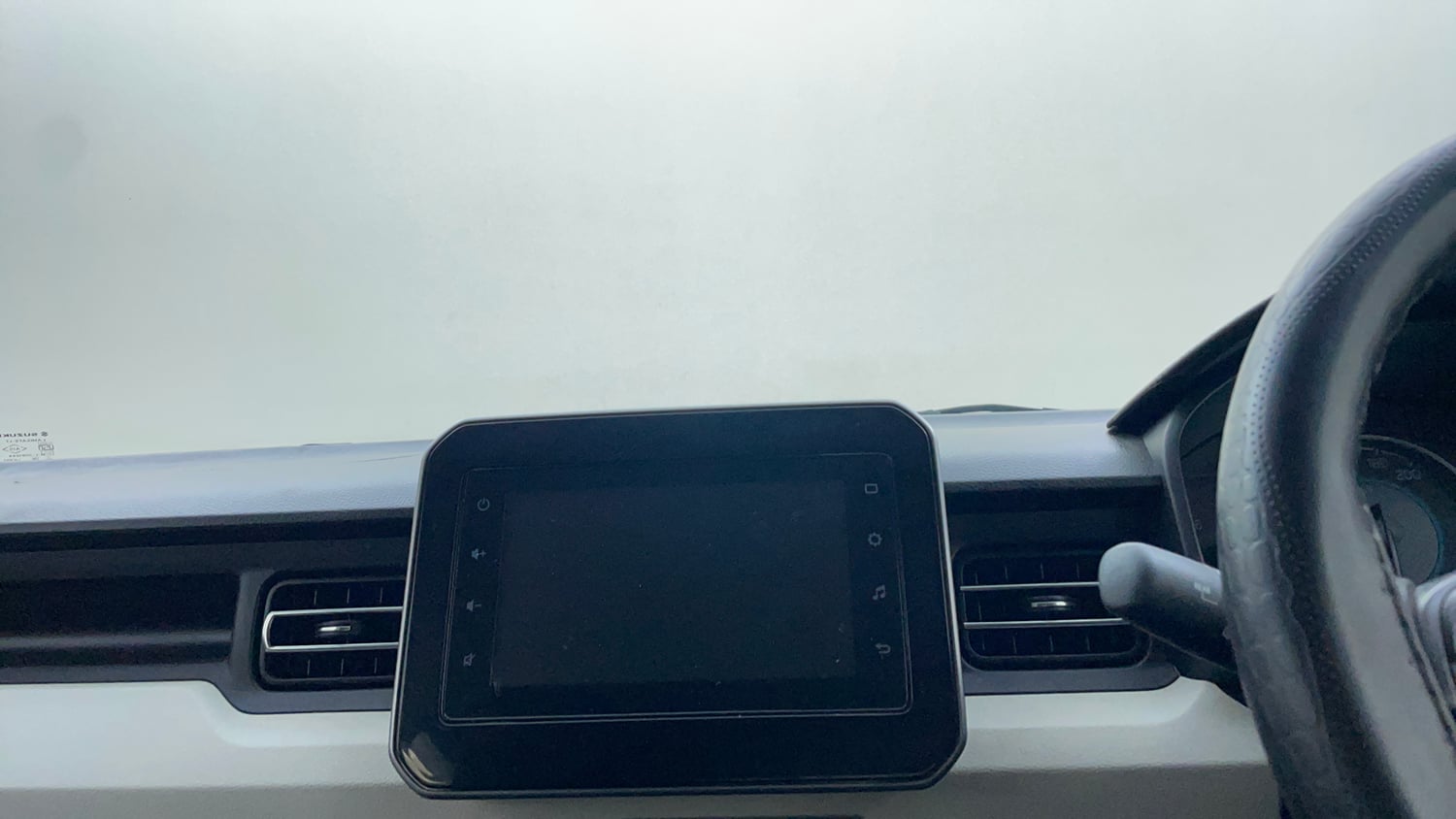 Used 2024 Maruti Suzuki Ignis Zeta 1.2 AMT Petrol Automatic top_features Touch screen infotainment system
