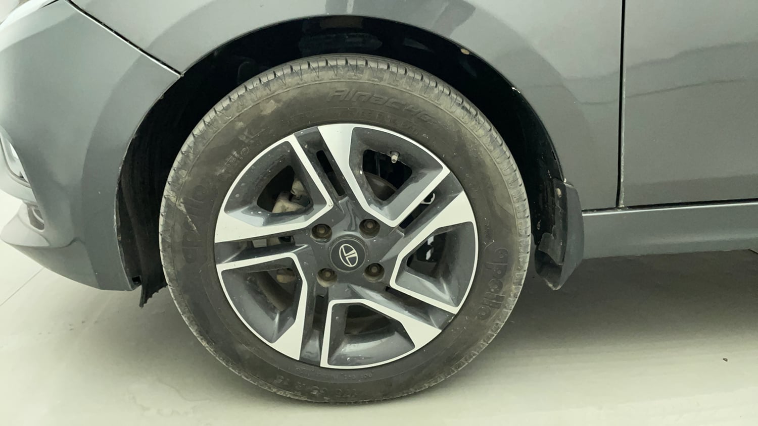 Used 2022 Tata Tiago XZA Plus Petrol Automatic tyres LEFT FRONT TYRE RIM VIEW