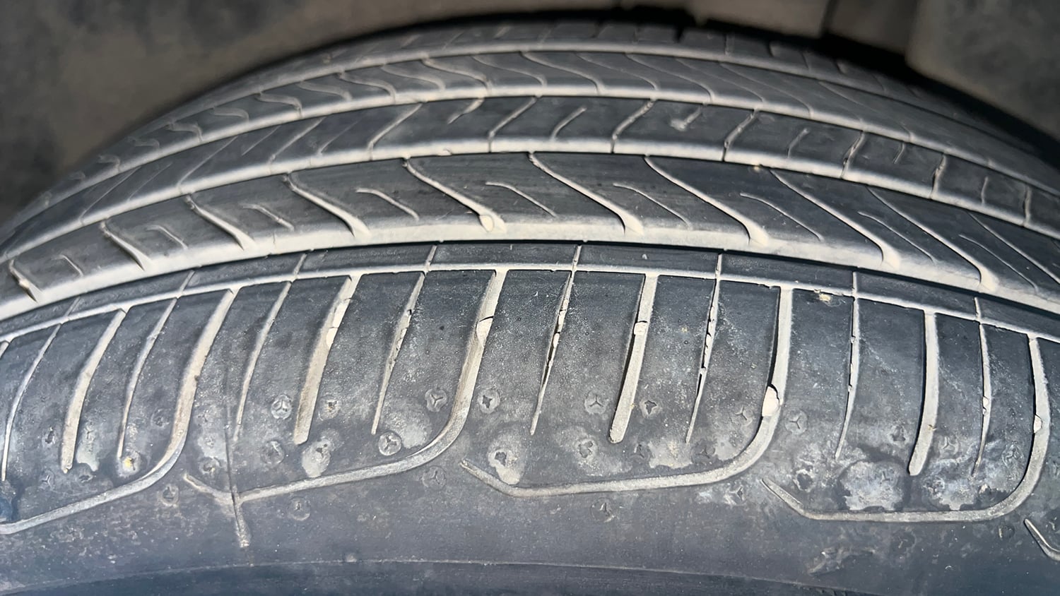 Used 2022 Maruti Suzuki Baleno Alpha AGS Petrol Automatic tyres LEFT REAR TYRE TREAD VIEW