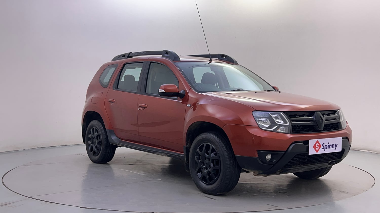 Used 2016 Renault Duster RXL Petrol Petrol Manual exterior RIGHT FRONT CORNER VIEW