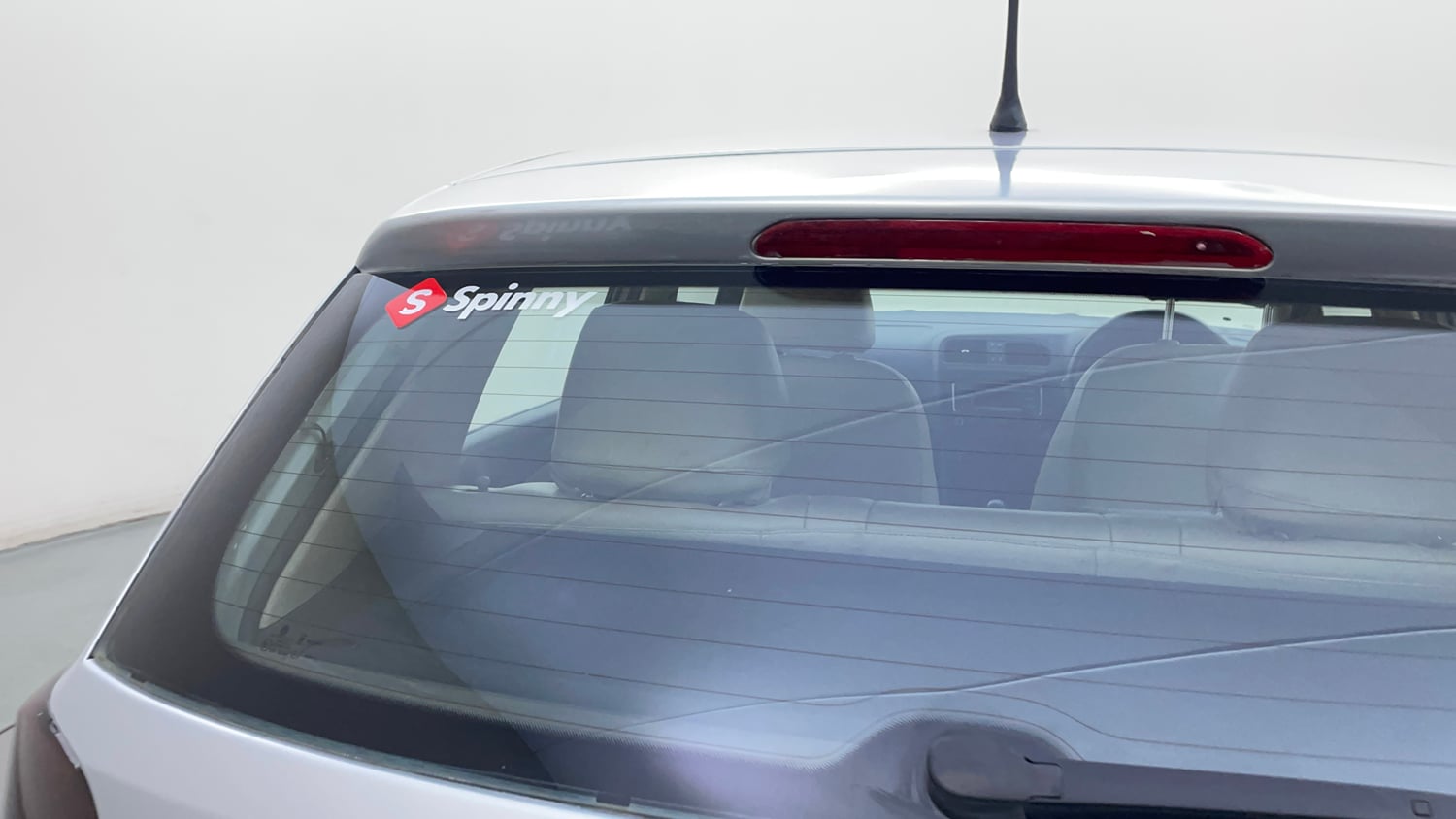 Used 2013 Volkswagen Polo Comfortline 1.2L (P) Petrol Manual top_features Rear defogger