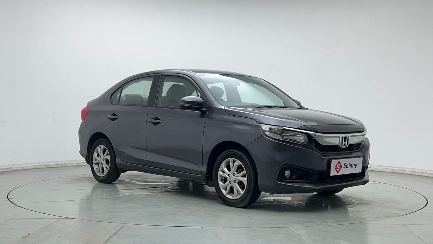 Used 2018 Honda Amaze 1.2 V MT Petrol Petrol Manual exterior RIGHT FRONT CORNER VIEW