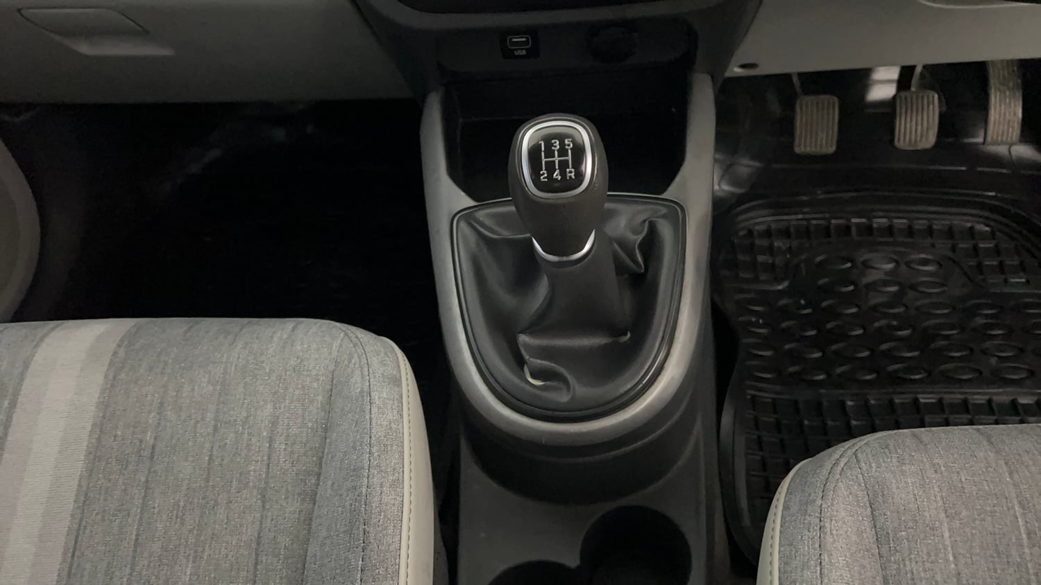 Used 2021 Hyundai Grand i10 Nios Sportz 1.2 Kappa VTVT Petrol Manual interior GEAR  KNOB VIEW