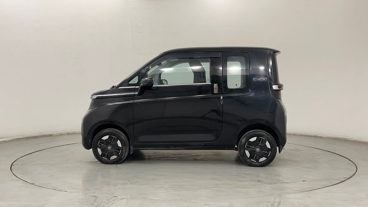 Used 2024 MG Motors Comet EV Excite Electric Automatic exterior LEFT SIDE VIEW