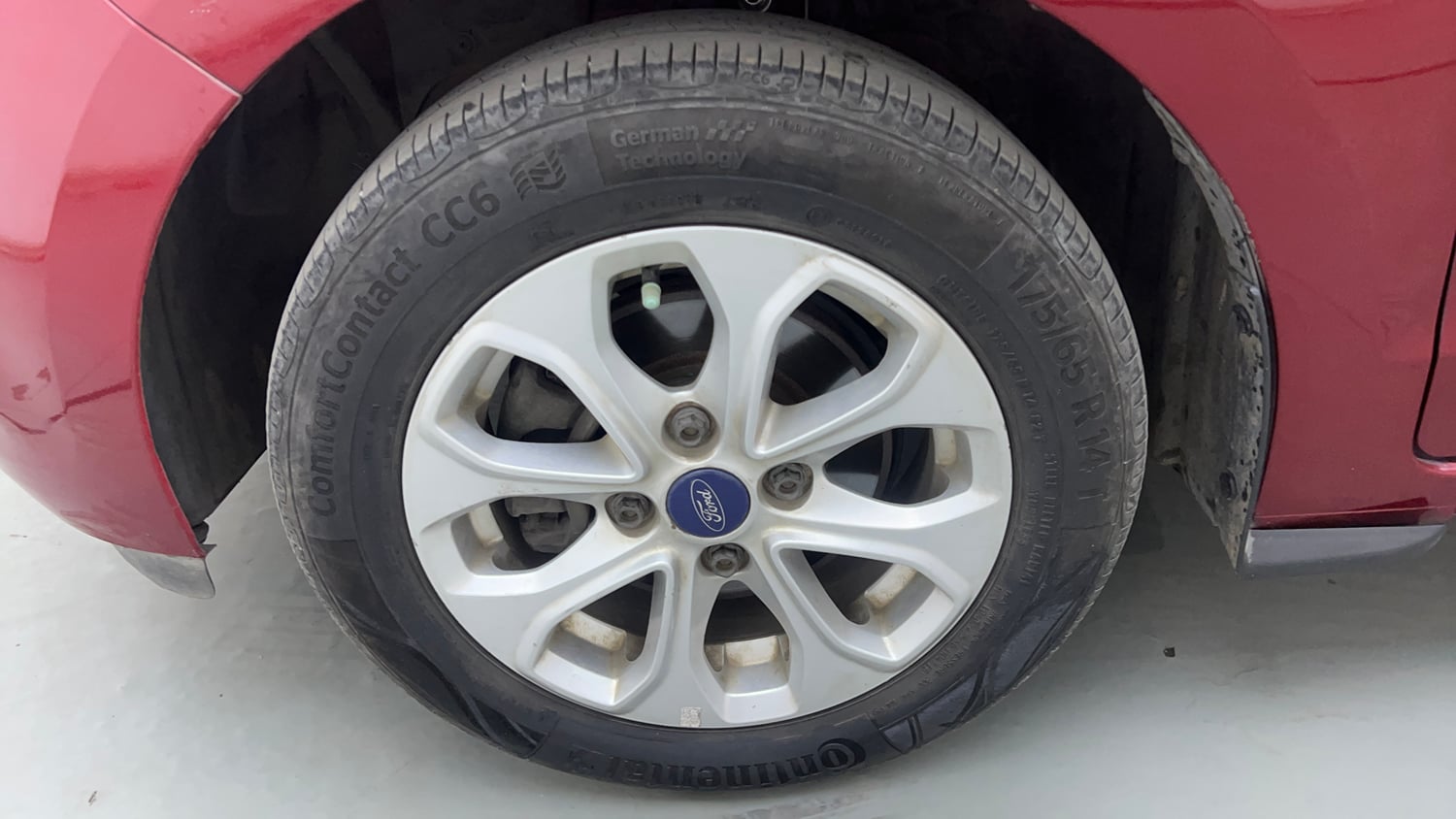 Used 2016 Ford Figo Aspire Titanium1.5 TDCi Diesel Manual tyres LEFT FRONT TYRE RIM VIEW