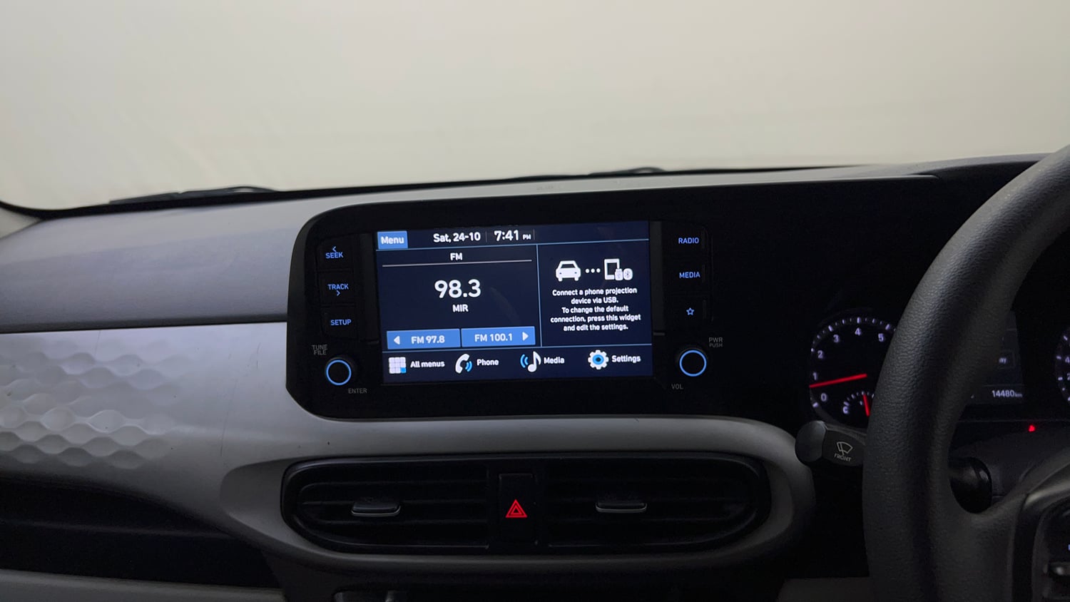 Used 2023 Hyundai Grand i10 Nios Sportz 1.2 Kappa VTVT Petrol Manual top_features Touch screen infotainment system