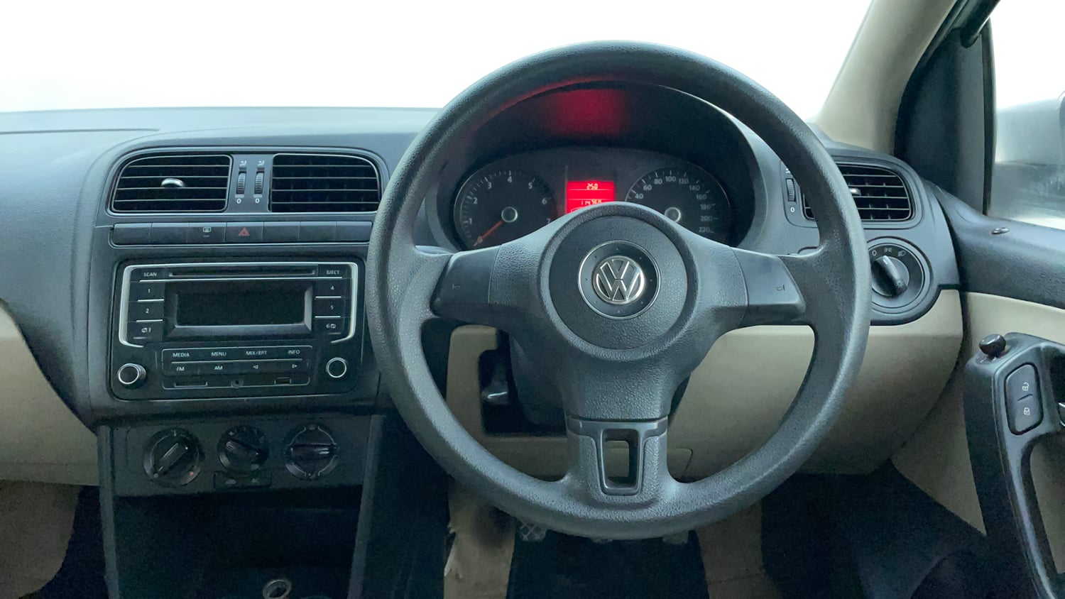 Used 2013 Volkswagen Polo Comfortline 1.2L (P) Petrol Manual interior STEERING VIEW