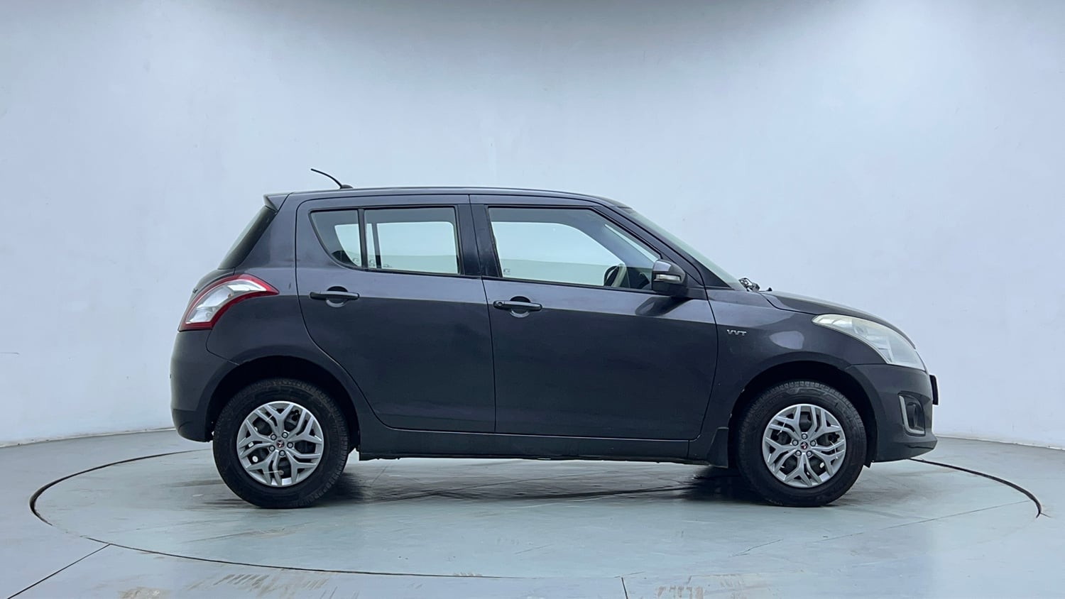 Used 2015 Maruti Suzuki Swift VXi Petrol Manual exterior RIGHT SIDE VIEW