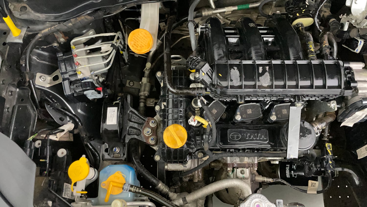 Used 2023 Tata Punch Adventure Rhythm Pack MT Petrol Manual engine ENGINE RIGHT SIDE VIEW