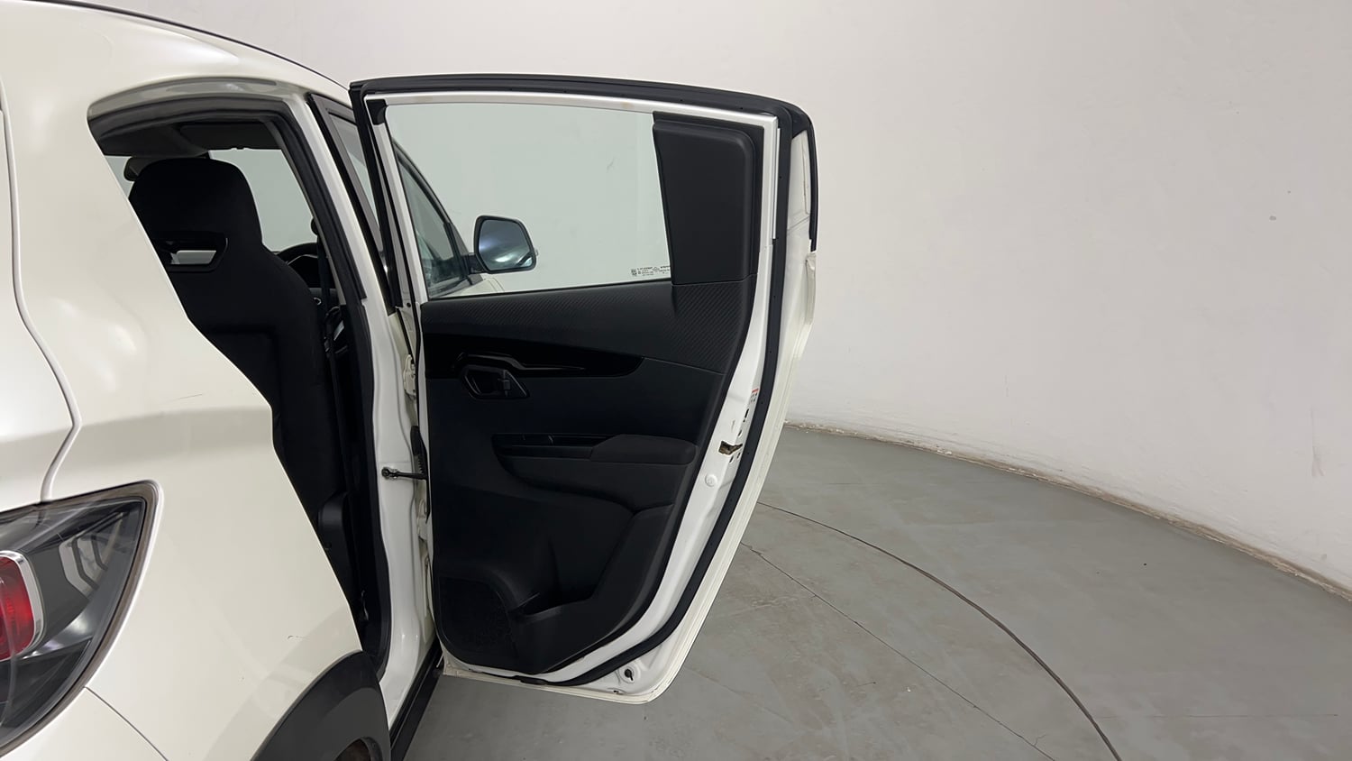 Used 2018 Mahindra KUV100 NXT K8 D 6 STR Diesel Manual interior RIGHT REAR DOOR OPEN VIEW